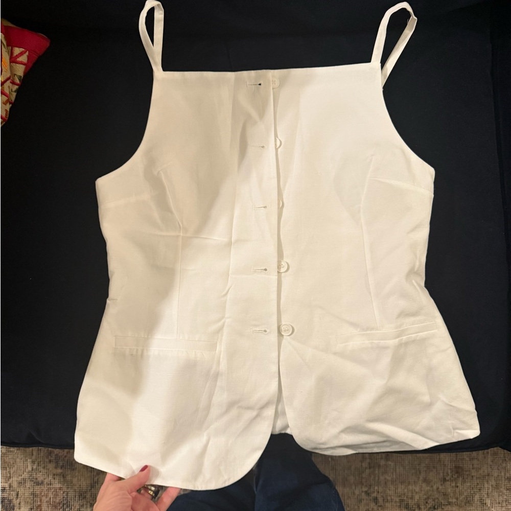 Zara White Button-Front Camisole - Picture 2 of 4